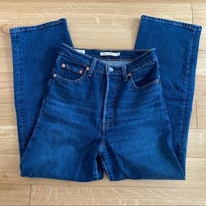 Levi’s Ribcage Ankle Straight